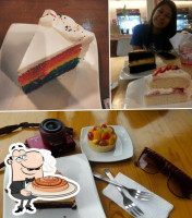 Yuyu Cafe And Dessert Shop food