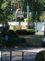 Bodo's Bagel Bakery Uva Corner outside