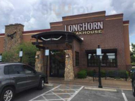 Longhorn Steakhouse outside