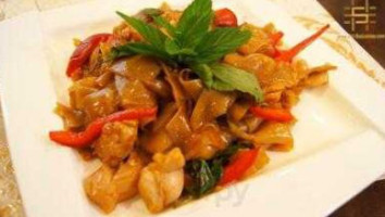 Siri Thai Cuisine food