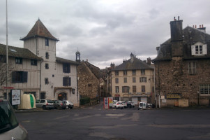 La Pizzaiola Aurillac outside