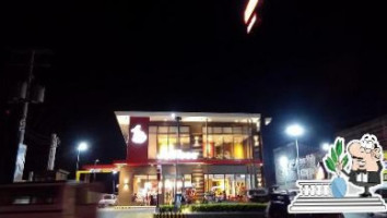 Jollibee outside