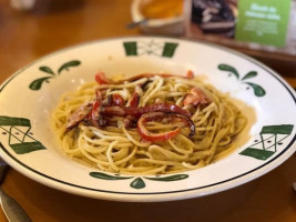 Olive Garden food