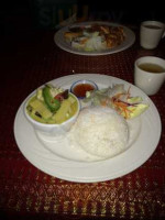 Mea Kwan Thai Cuisine food