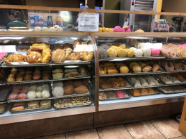 Alma's Bakery Deli food