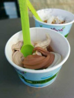 Yogurtland food