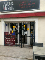 O Vents D'anges A Vin Tapas outside