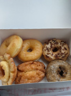 Ray’s Donuts food