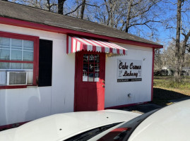 The Cake Corner outside