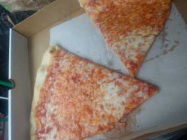 Pino's Pizza food