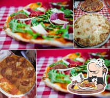 Pizzeria Tavola Calda food