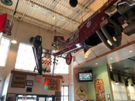 Quaker Steak and Lube inside