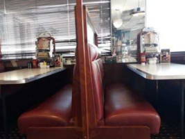 Silver Diner inside