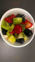 Twisty's Yogurt And Smoothies food