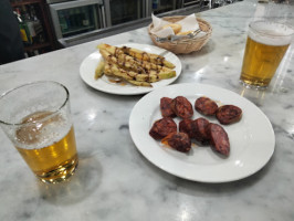 Cerveceria Cruz Blanca Lucena food