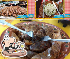 Los Arroyo Barbacoa food