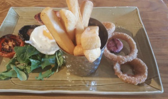 Harvester Trentham Lakes food