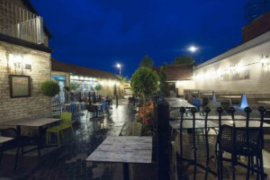 The Crown (wetherspoon) inside