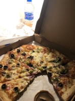 Cecy's Pizza food