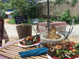 Le Dejeuner Sur L'herbe food