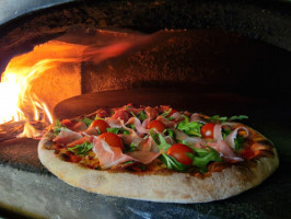 Pizza O Feu De Bois food