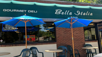 Bella Italia Deli inside