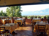 Villa Tirone food