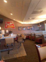 Jack's Whittier Restaurant inside