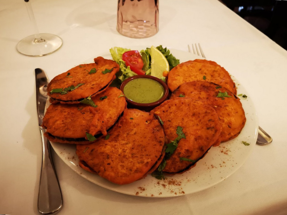 restaurant image