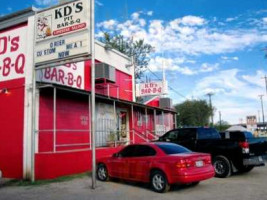 KD's Bar-B-Q. outside