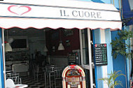 Il Cuore outside