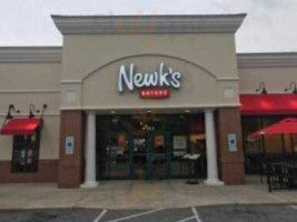 Newk's Eatery outside