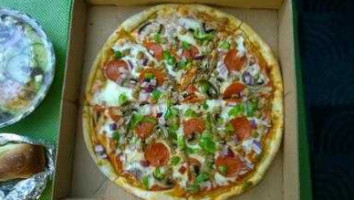 Romeo's Pizza food