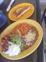 Los Mariachi 2 food