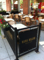 Mama Milano Pizza inside