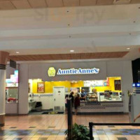 Auntie Anne's food