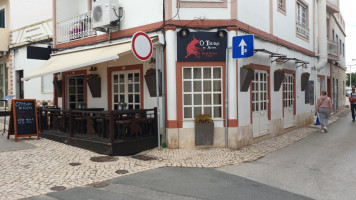 Restaurante O Touro de Alvor inside