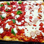 Pizza La Nocina food