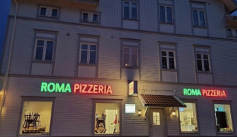 Pizzeria Roma food