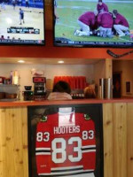 Hooters Of Wells Street inside