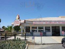 Nielsen's Frozen Custard St. George outside