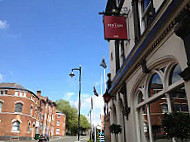 The Red Lion outside