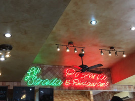 La Strada Pizzeria food