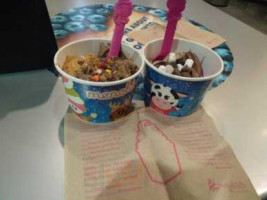 Menchie's Frozen Yogurt food