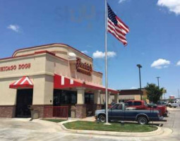 Freddy's Frozen Custard & Steakburgers outside