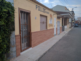 Asador Los Naranjos outside