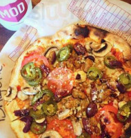 Mod Pizza food