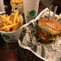 Wahlburgers food