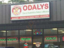 Odaly Panaderia outside