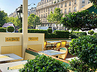 Cafe Les Deux Magots inside